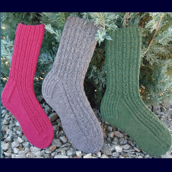 Fiber Trends Chain of Hearts Socks Pattern AC-85