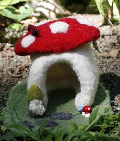 Mini Mushroom Dwelling Needle Felting Kit