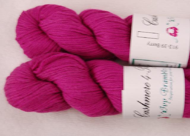 Ivy Brambles Cashmere 4-Ply Yarn - 39 Berry