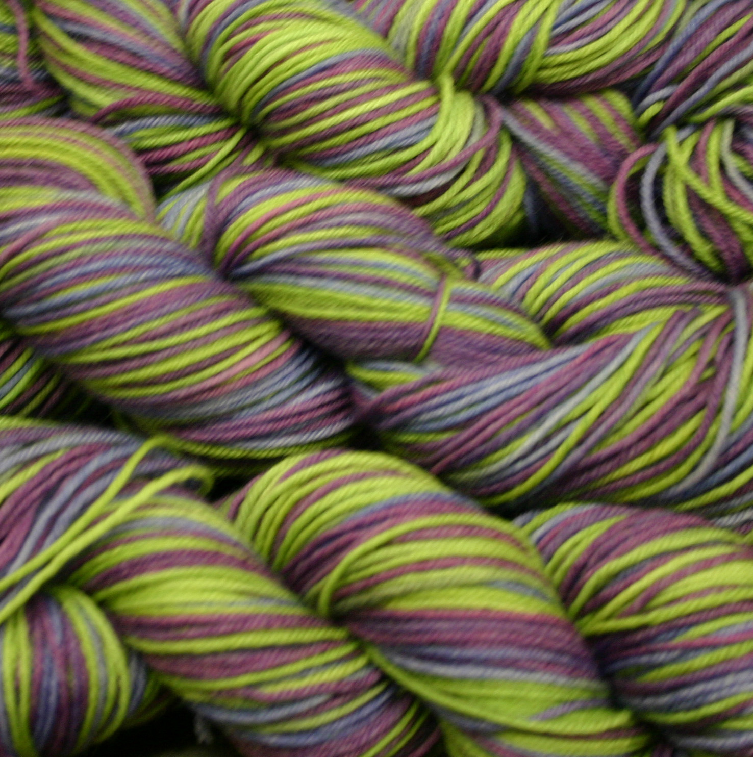 Ivy Brambles Enrapture Light Yarn - 202 Violets