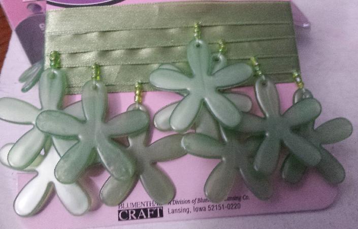 Glam It Up Embellishments - 3 Feet (.91 M) Trim - Flowers Sage with Beads